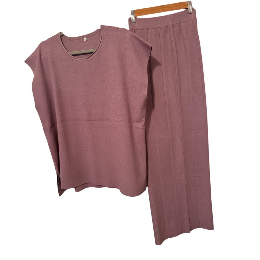 Sleeveless Mauve Top and Pants Set